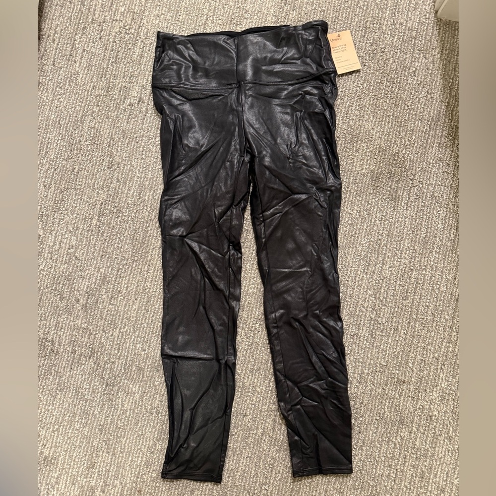 Quince Faux Leather Leggings Medium Black High Rise Stretch Vegan Leather NWT